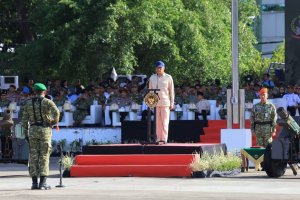 Wamenhan RI Pimpin Upacara Penetapan Komponen Cadangan Matra Darat ASN Pemprov Sulsel TA 2026 di Makassar