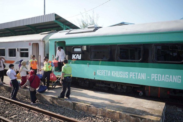 Luar Biasa! Kereta Petani dan Pedagang KAI Layani 17.867 Pelanggan Sepanjang 2026, Cukup Bayar Rp3.000