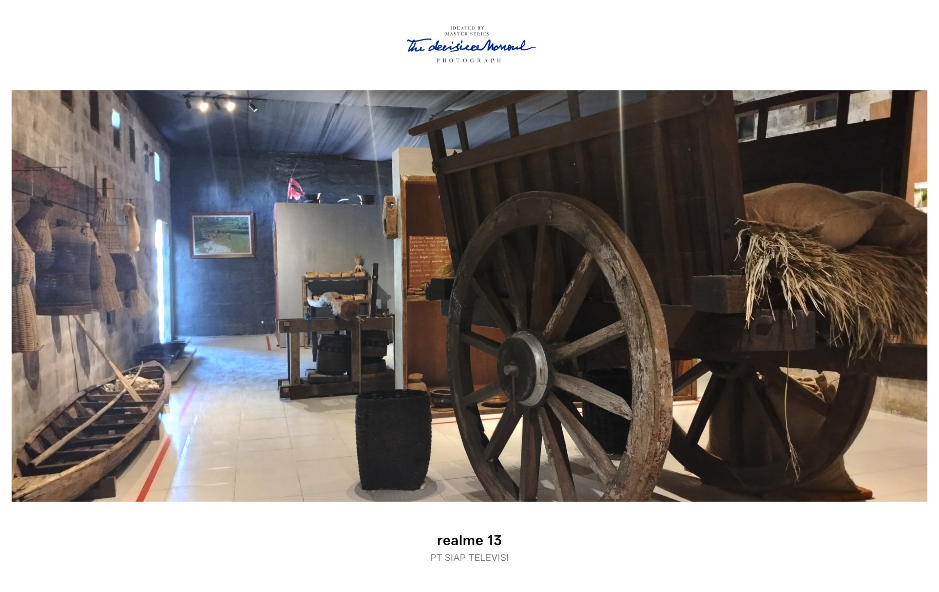 Museum Cilik WDK Batu memajang Bajak Luku kayu besar bekas ditarik kerbau