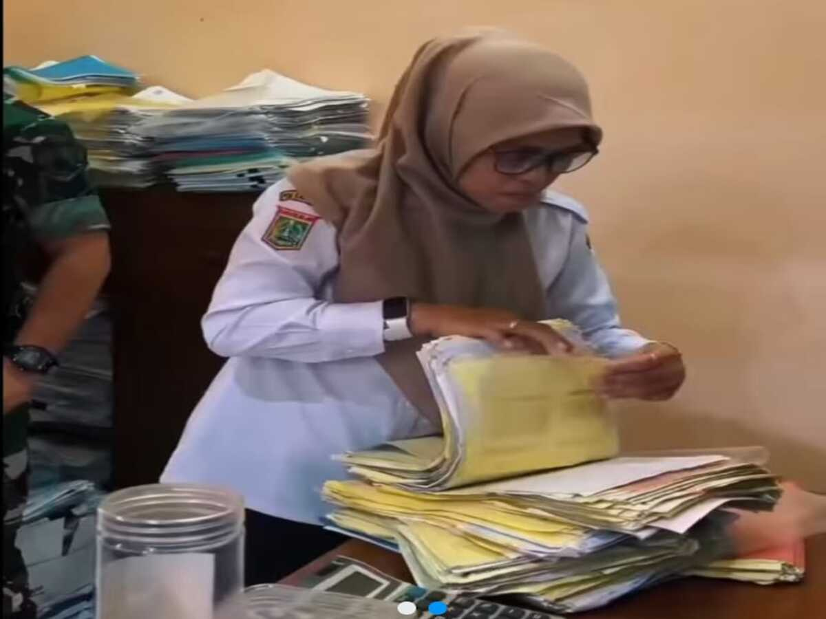 Ambulans Hyundai Staria yang diadakan Dinkes Kabupaten Malang.