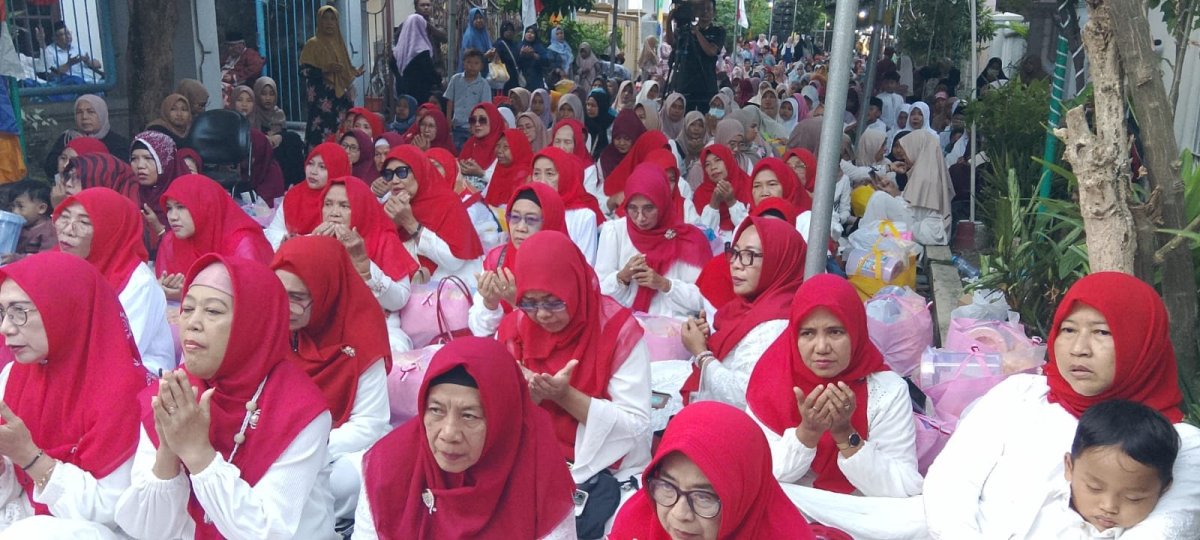 DARI SEDATI HINGGA SURABAYA! Ribuan Jemaah Padati Pengajian Akbar Maulid Nabi di Griya Pabean Asri